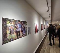 INAUGURACIÓN DE LA EXPOSICIÓN "RUSIA MULTINACIONAL" EN CARACAS CON MOTIVO DEL DÍA DE LA UNIDAD POPULAR