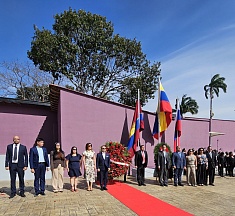 EN VALENCIA SE LLEVÓ A CABO UNA CEREMONIA DE COLOCACIÓN DE UNA OFRENDA FLORAL EN LA PLACA CONMEMORATIVA EN HONOR A LA VICTORIA EN LA BATALLA DE STALINGRADO